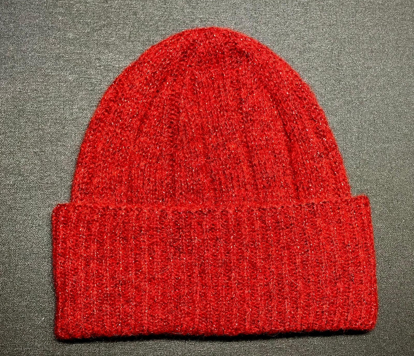 Căciulă Beanie cu inserție aurie