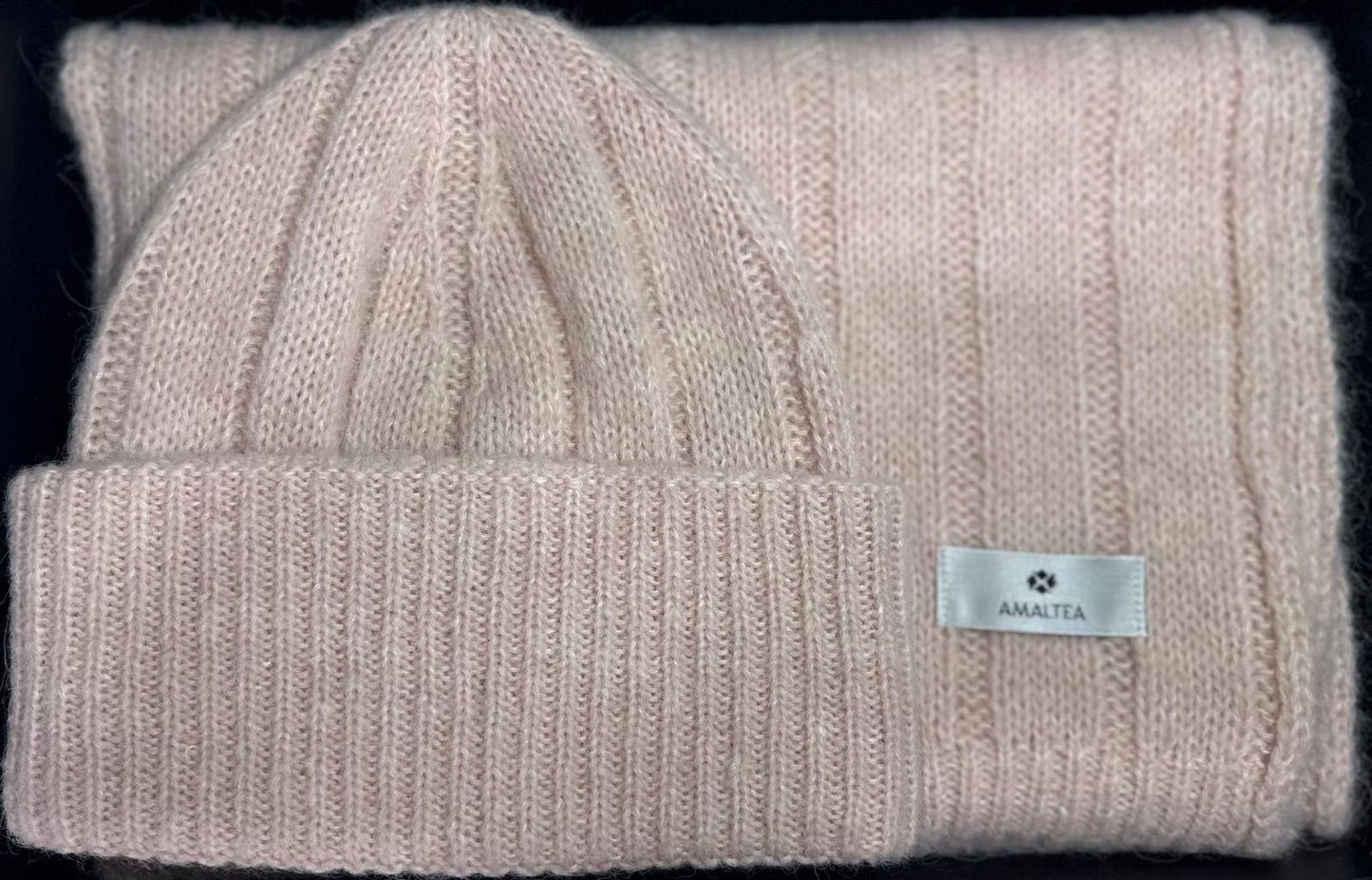 Pachet Căciulă & Fular