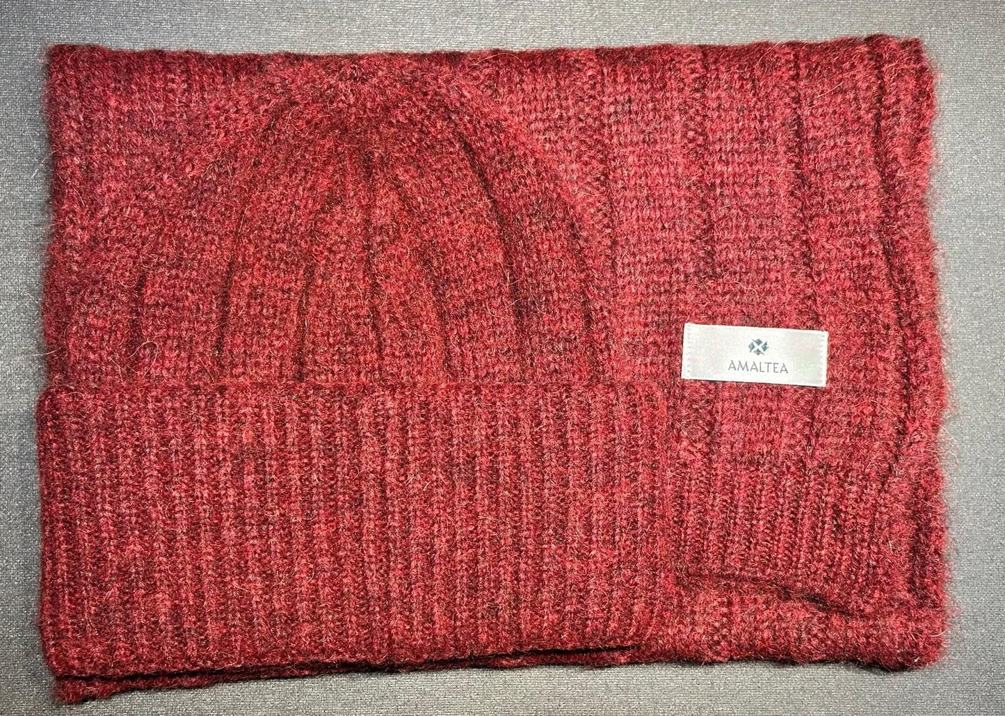 Pachet Căciulă & Fular